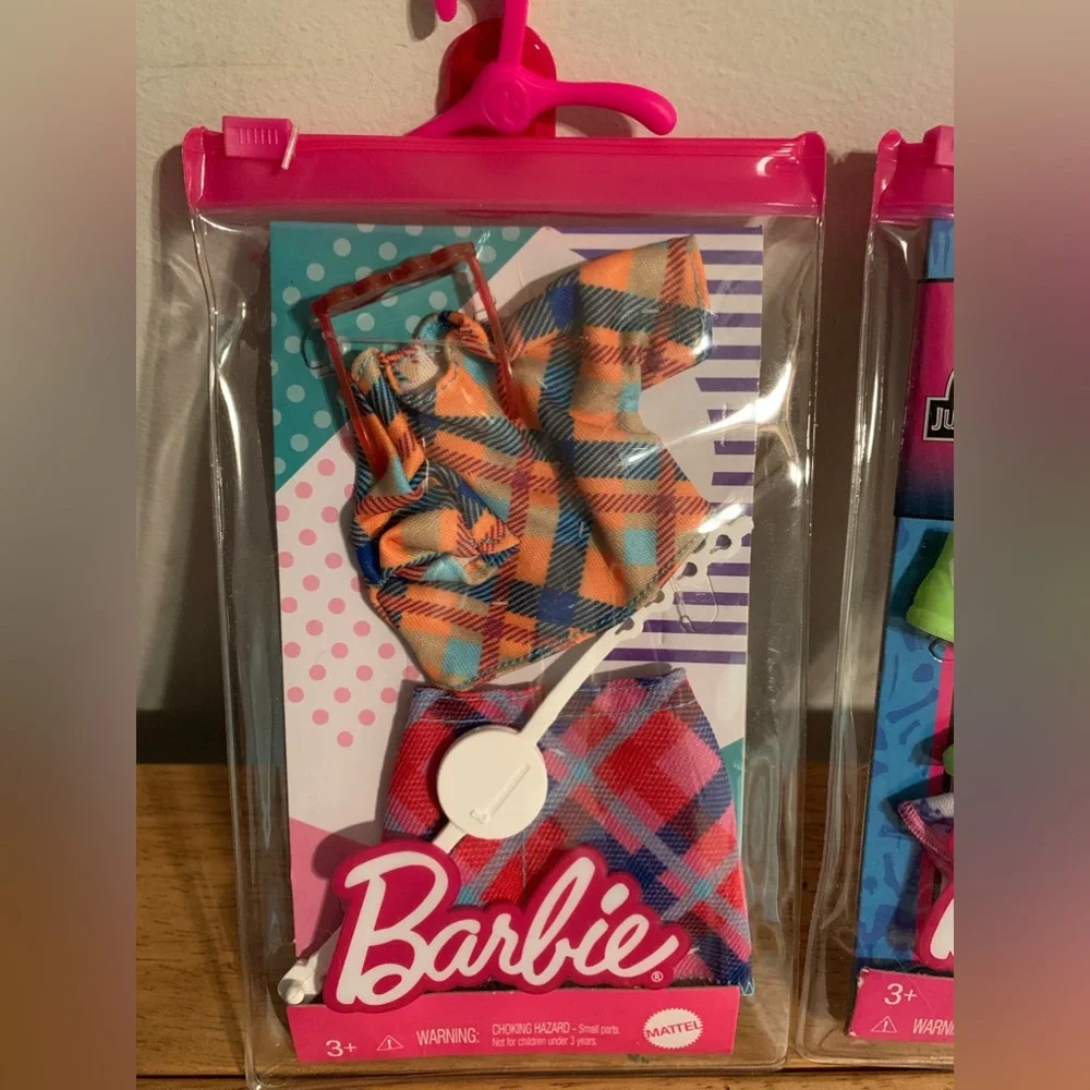 Barbie fashion packs